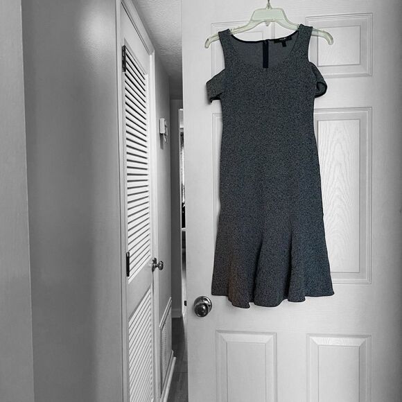 DEREK LAM Grey Open Shoulder Dress Size 0 - Picture 8 of 8